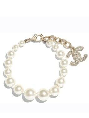 BNIB!! Authentic Chanel Cream Pearl & Crystal CC Charm Gold HW Bracelet B20